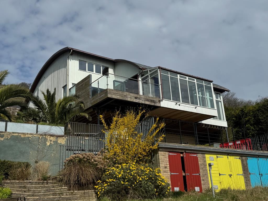 Lot: 106 - UNIQUE PROPERTY WITH STUNNING SEA VIEWS OVER THE ENGLISH CHANNEL - The House and Storage Sheds